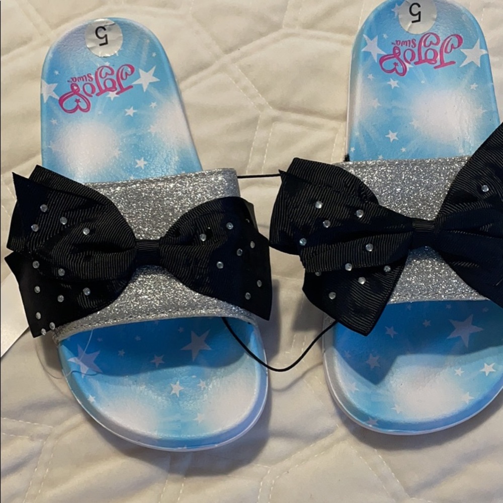 JoJo Siwa slides size 5